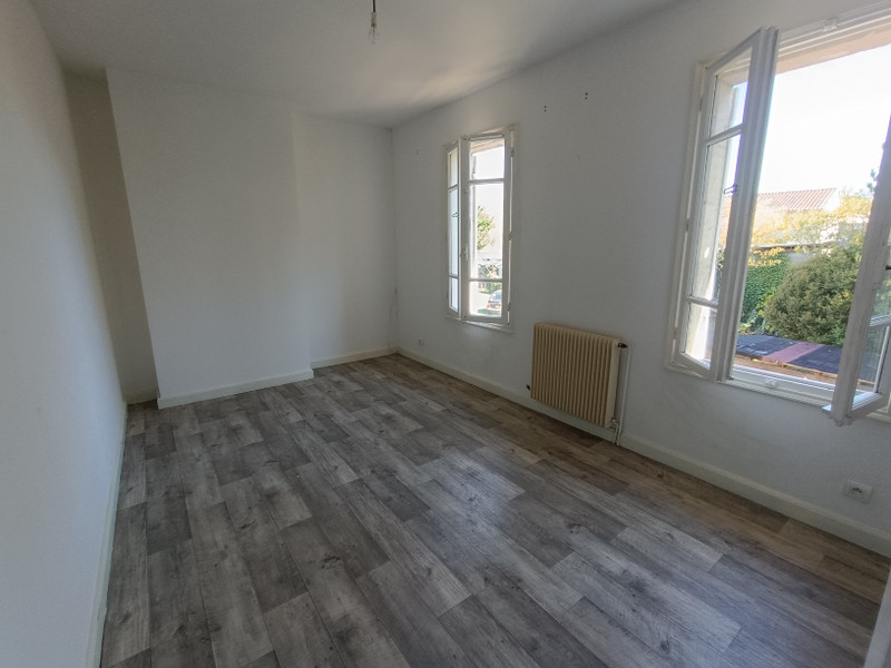 French property for sale in Les Peintures, Gironde - €213,000 - photo 8