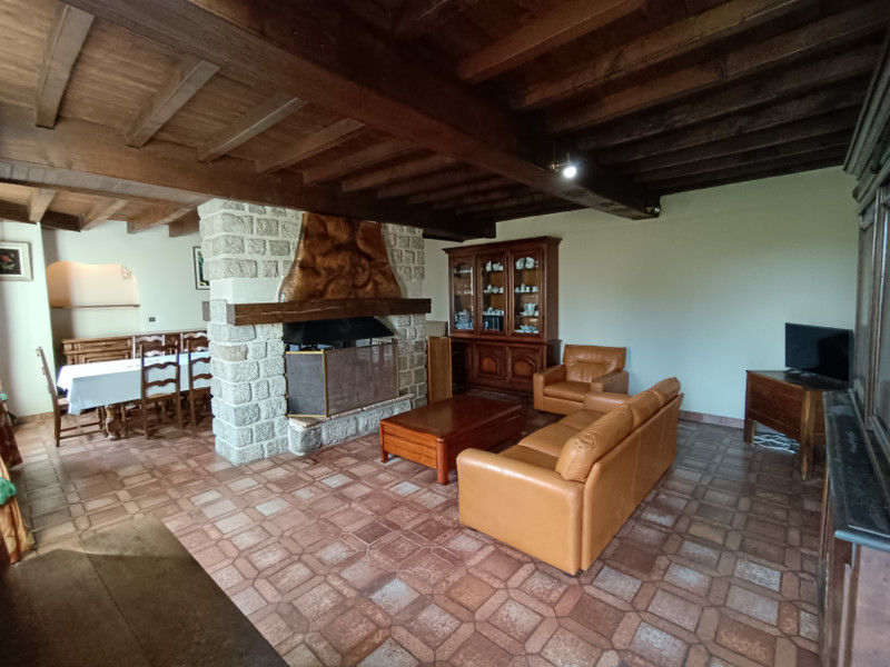 French property for sale in Auzances, Creuse - €185,000 - photo 4