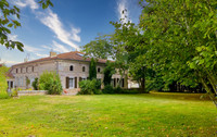 Maison à vendre à Pouillac, Charente-Maritime - 445 000 € - photo 1