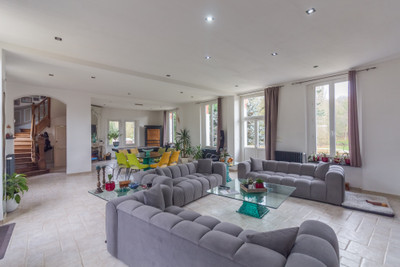 French property for sale in Esches, Oise - €949,000 - photo 2