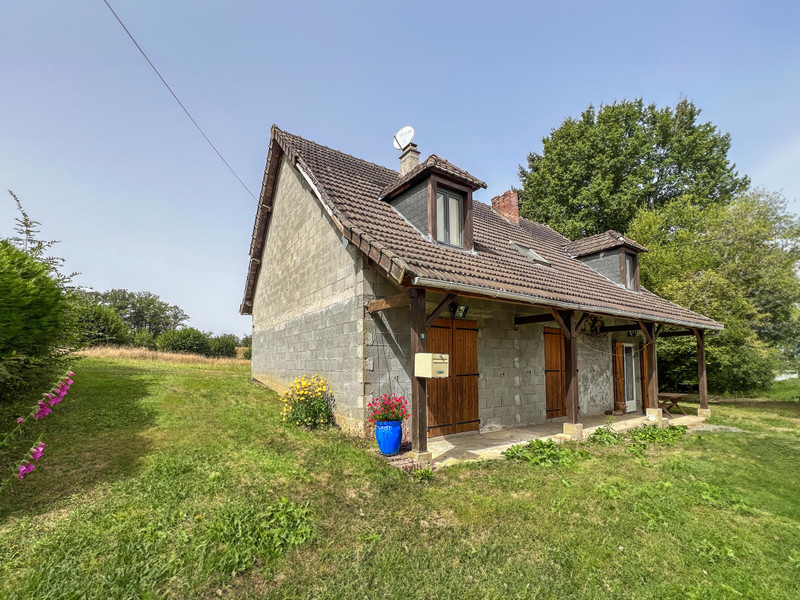 Maison à vendre à Moutier-Malcard, Creuse - 88 000 € - photo 1