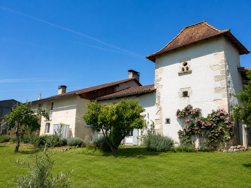 French property for sale in Les Essards, Charente - €278,000 - photo 0