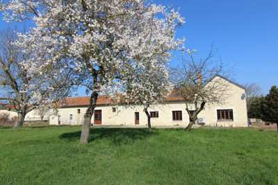Maison à vendre à Saint-Martin-de-Mâcon, Deux-Sèvres, Poitou-Charentes, avec Leggett Immobilier