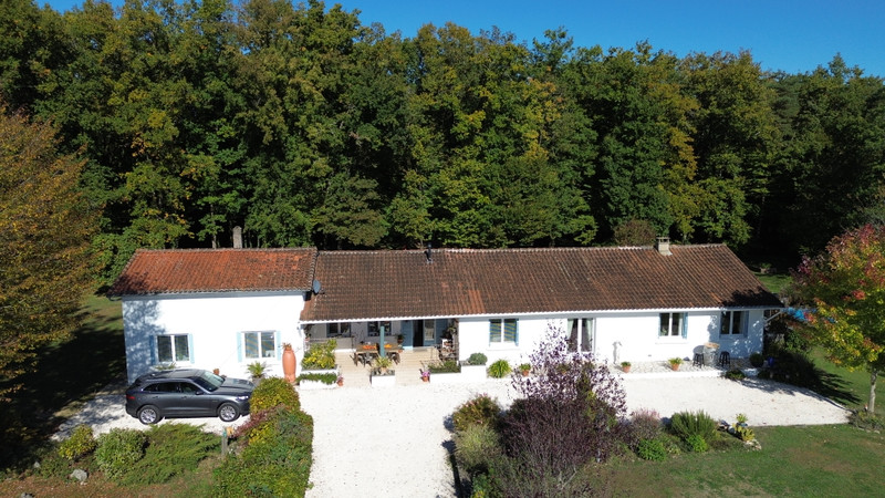 Propriété à vendre à Édon, Charente - 370 000 €