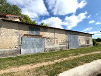 Grange à vendre à Bellevigne, Charente - 41.600 € - photo 4 Grange à vendre à Bellevigne, Charente - 41.600 € - photo 4