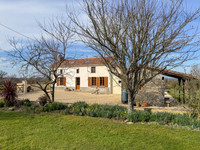 Maison à vendre à La Chapelle-Saint-Laurent, Deux-Sèvres - 215.000 € - photo 3