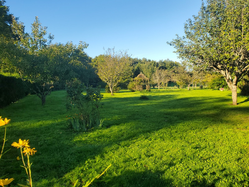 French property for sale in Cellefrouin, Charente - €194,400 - photo 2