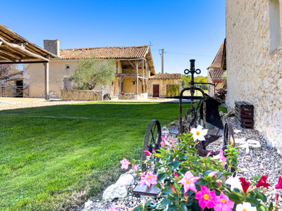 French property for sale in Duras, Lot-et-Garonne - €648,000 - photo 5