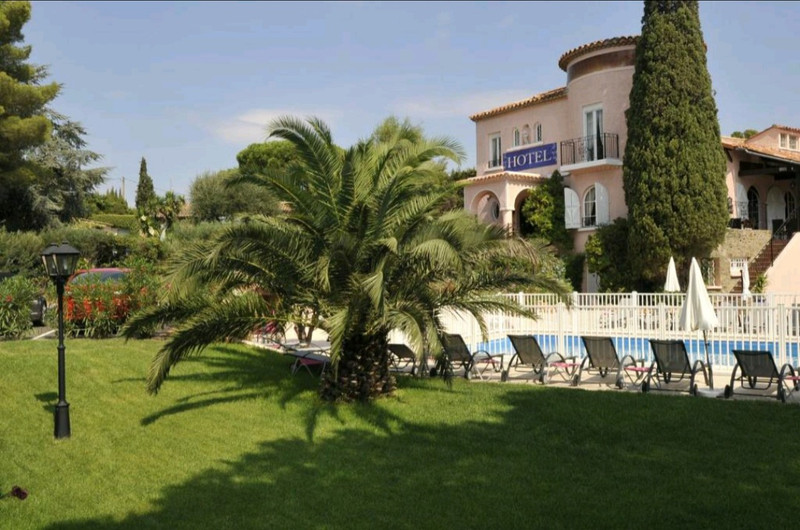 French property for sale in Sainte-Maxime, Var - &#8364;3,999,000 - photo 2