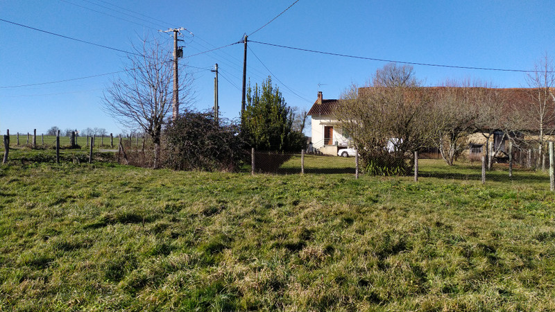 French property for sale in Chalais, Dordogne - &#8364;93,500 - photo 2