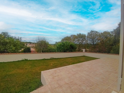 French property for sale in Angoulême, Charente - €266,000 - photo 9
