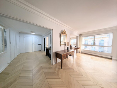 apartment for sale in Paris