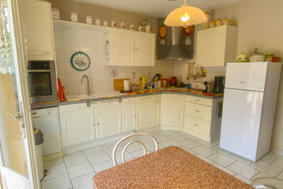 French property for sale in Montignac, Dordogne - €307,000 - photo 3