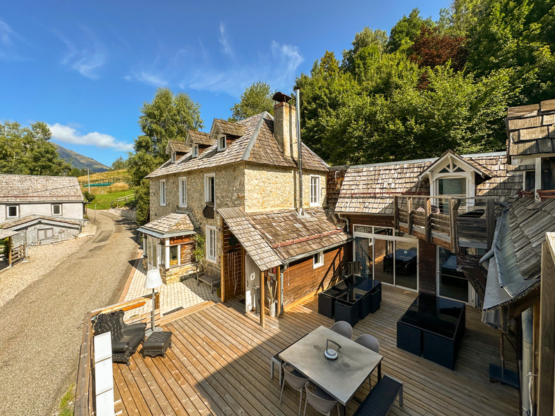 Ski property for sale in Le Mourtis - €1,047,000 - photo 0