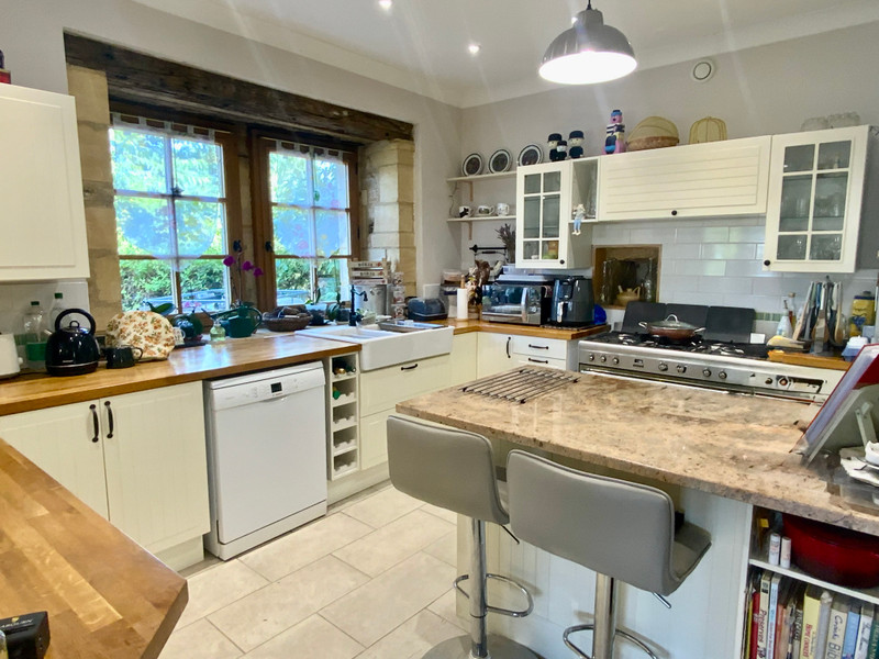 French property for sale in La Chapelle-Aubareil, Dordogne - €392,200 - photo 4
