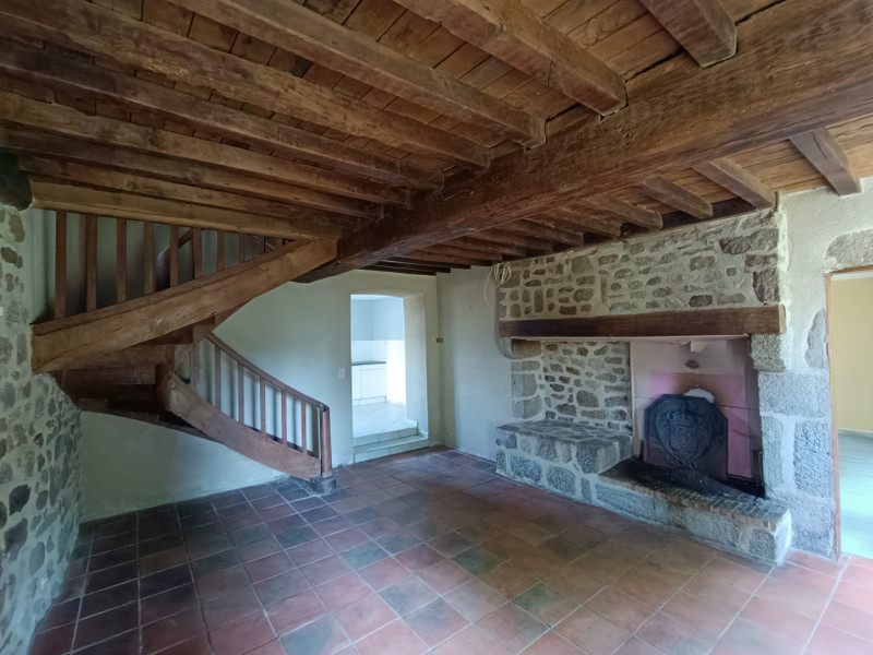 French property for sale in Auzances, Creuse - €77,000 - photo 2