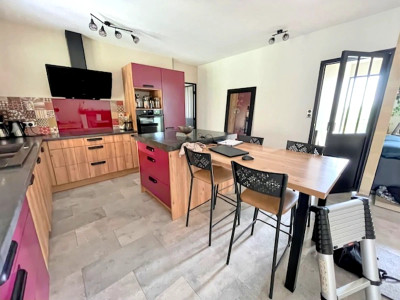 French property for sale in Mouthiers-sur-Boëme, Charente - €254,400 - photo 2