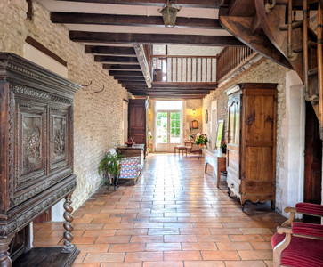 French property for sale in Condéon, Charente - €530,000 - photo 4