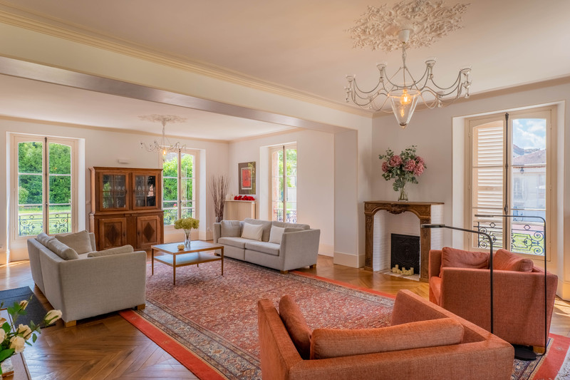Propriété à vendre à Tournan-en-Brie, Seine-et-Marne - 1 975 000 €