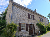 Maison à vendre à Auzances, Creuse - 56.600 € - photo 1