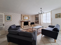 Propriété à vendre à Sauzé-Vaussais, Deux-Sèvres - 299 800 € - photo n°3