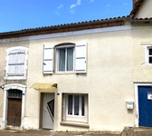 Maison à vendre à L'Isle-Jourdain, Vienne - 95.000 € - photo 1