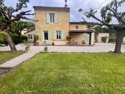 Maison à vendre à Saint-Christophe-des-Bardes, Gironde, Aquitaine, avec Leggett Immobilier