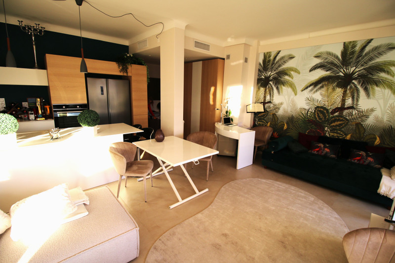French property for sale in Nice, Alpes-Maritimes - €649,000 - photo 2