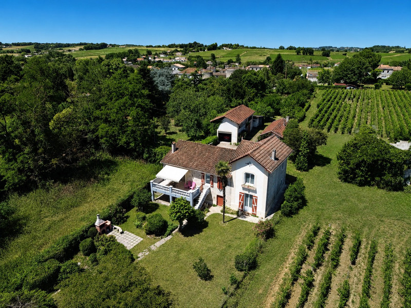 Propriété à vendre à Bourg, Gironde - 371 000 €