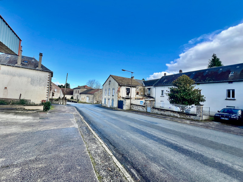 French property for sale in Laurière, Haute-Vienne - €82,500 - photo 1