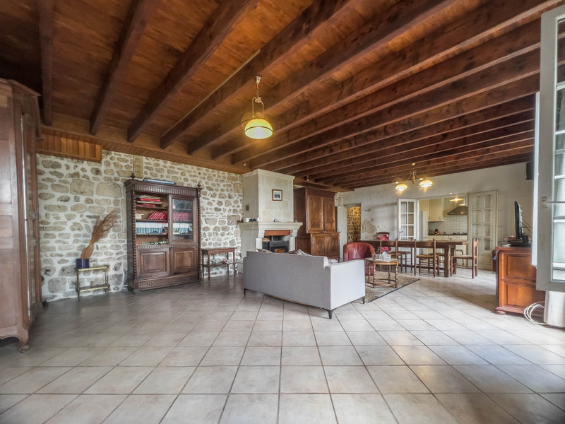 French property for sale in Saint-Simeux, Charente - €191,500 - photo 0