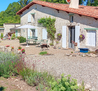 house for sale in Deux-Sèvres