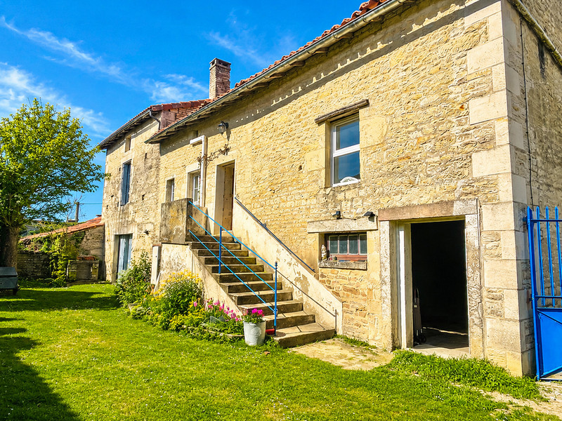Propriété à vendre à Bessé, Charente - 109 000 €