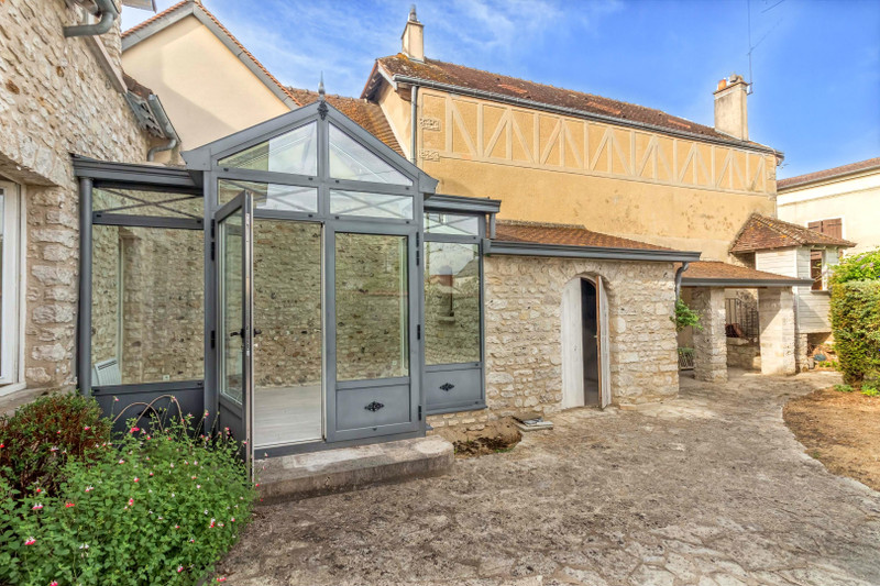 French property for sale in Freneuse, Yvelines - €345,750 - photo 1