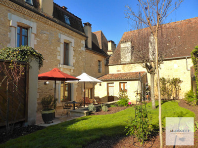 Maison à vendre à Saint-Cyprien, Dordogne, Aquitaine, avec Leggett Immobilier