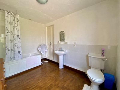 French property for sale in Vayres, Haute-Vienne - €129,000 - photo 9