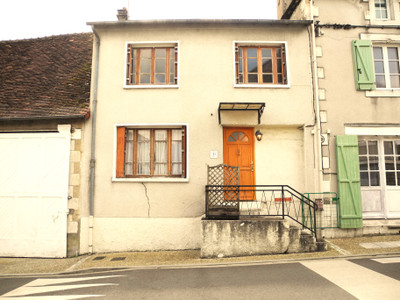 Maison à vendre à Prissac, Indre, Centre, avec Leggett Immobilier