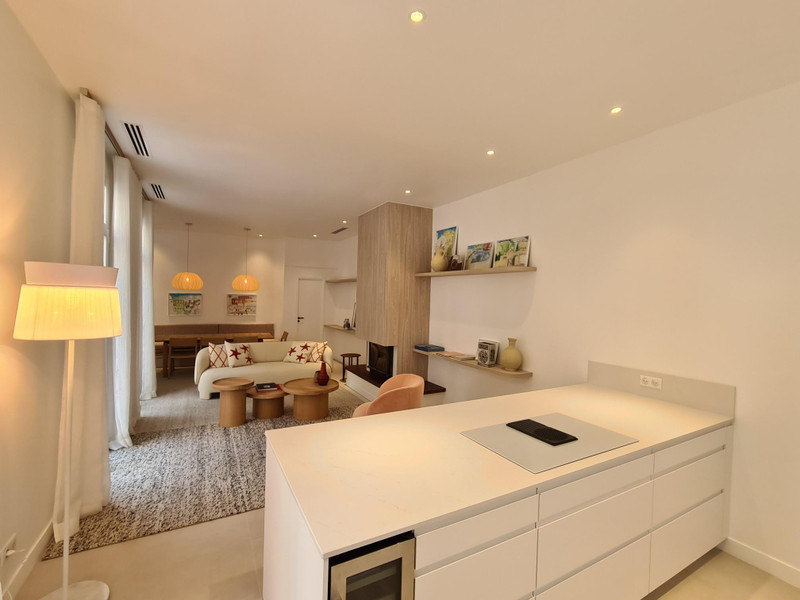 French property for sale in Cannes, Alpes-Maritimes - €1,950,000 - photo 3