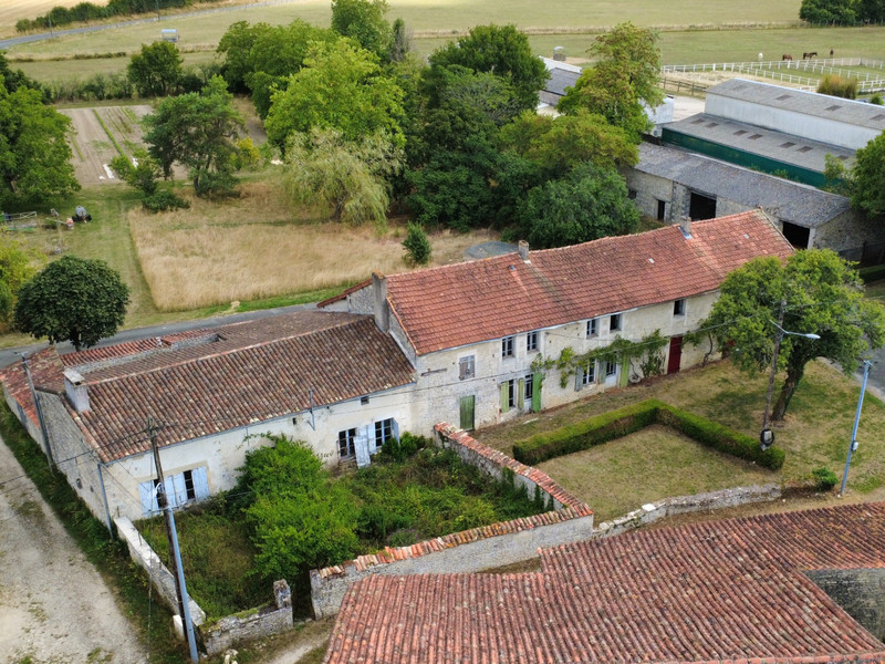 French property for sale in Aubigné, Deux-Sèvres - €638,000 - photo 8