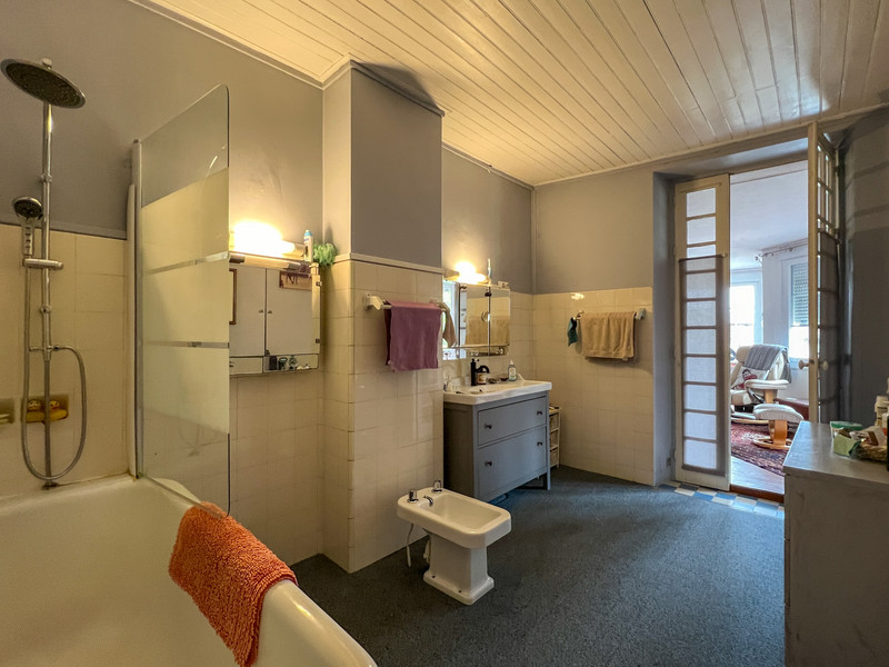 French property for sale in Lauzun, Lot-et-Garonne - €288,900 - photo 5