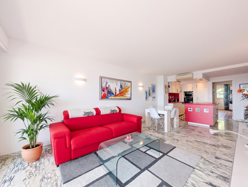 French property for sale in Nice, Alpes-Maritimes - €439,900 - photo 2