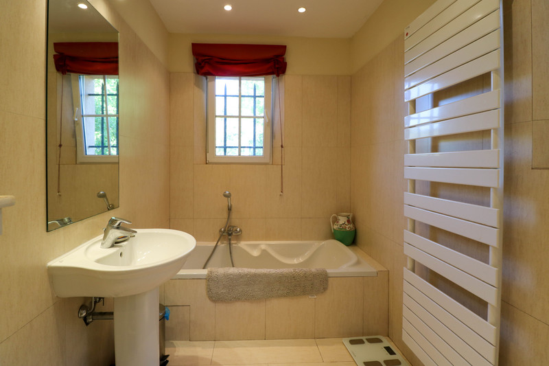 French property for sale in Seillans, Var - &#8364;750,000 - photo 8