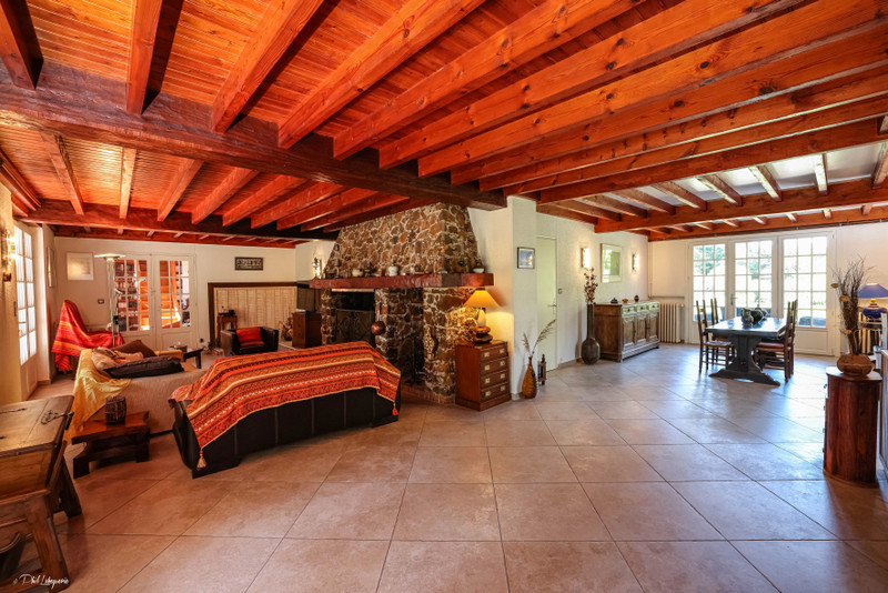 French property for sale in Mios, Gironde - €820,000 - photo 4
