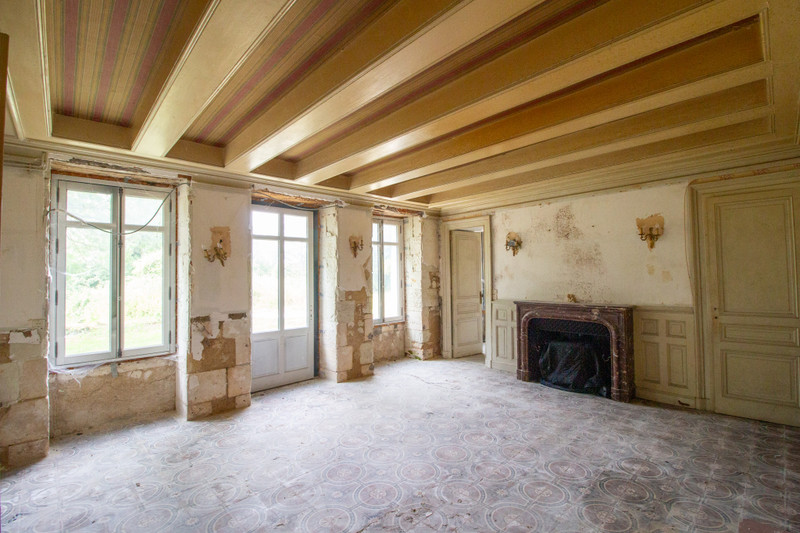 French property for sale in Antran, Vienne - €150,000 - photo 2