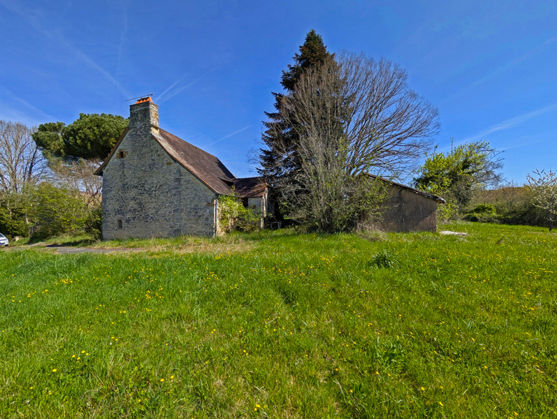French property for sale in Hautefort, Dordogne - €143,000 - photo 2