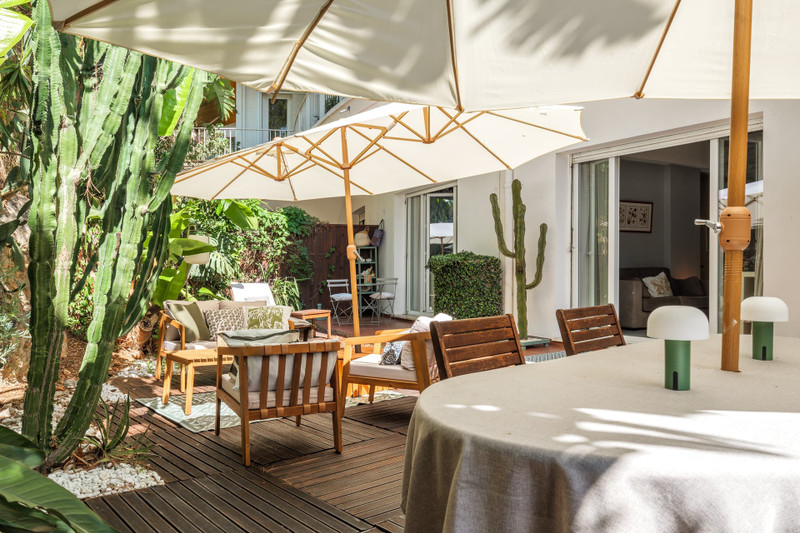 French property for sale in Nice, Alpes-Maritimes - €890,000 - photo 0