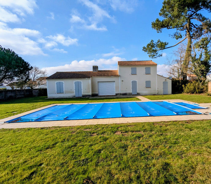 French property for sale in L'Aiguillon-sur-Vie, Vendée - €378,000 - photo 0
