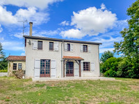 Maison à Marcillac-Lanville, Charente - photo 1