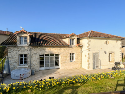 Maison à vendre à Mauprévoir, Vienne, Poitou-Charentes, avec Leggett Immobilier