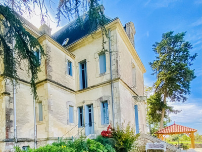 Chateau à vendre à Laroque-Timbaut, Lot-et-Garonne, Aquitaine, avec Leggett Immobilier